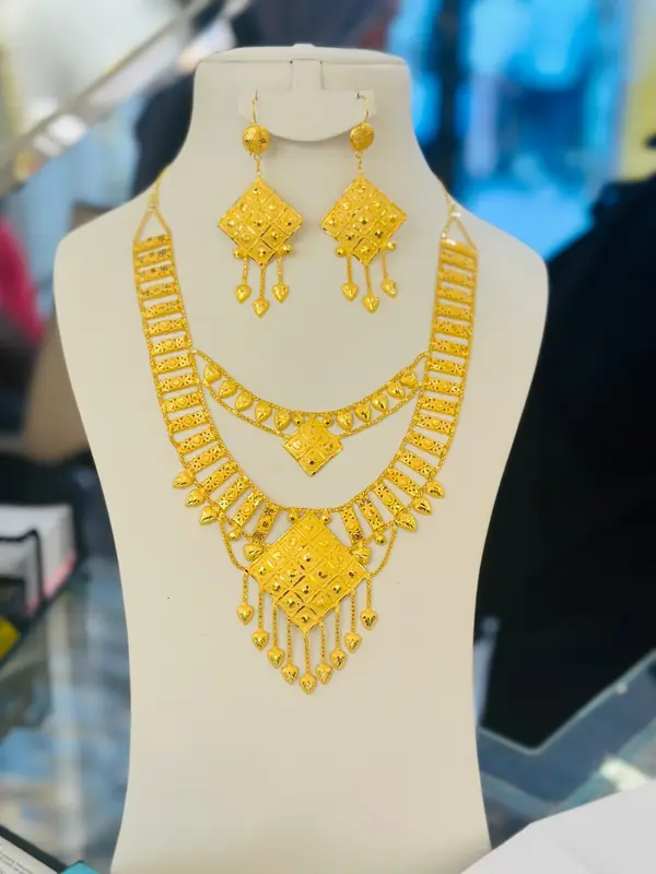 Collier et boucles 38 g