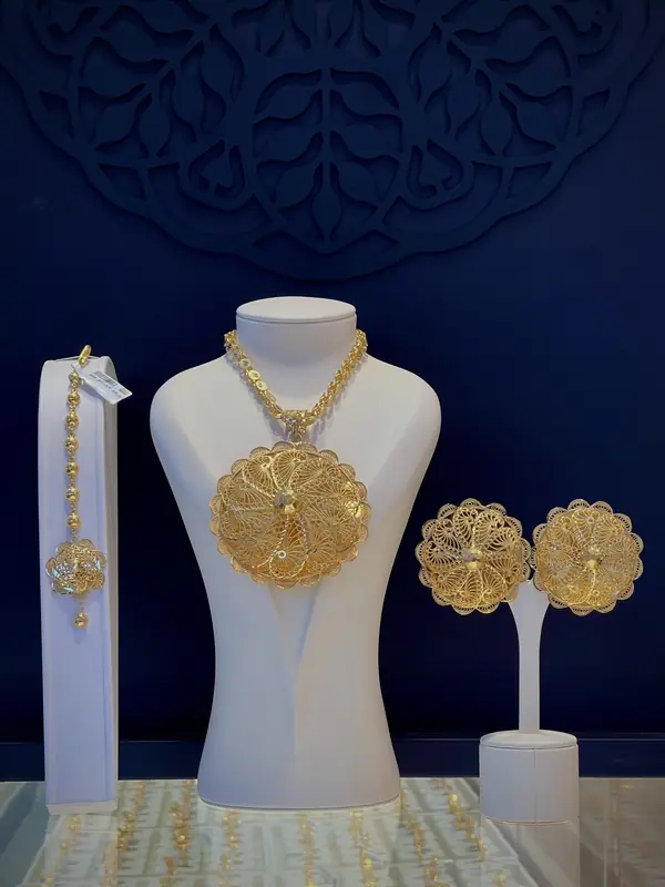 Filigree flower bridal set with bracelet and earrings